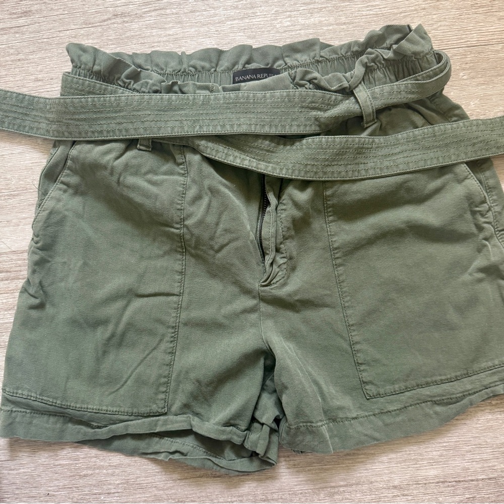 Banana Republic Olive Cargo Shorts for Women